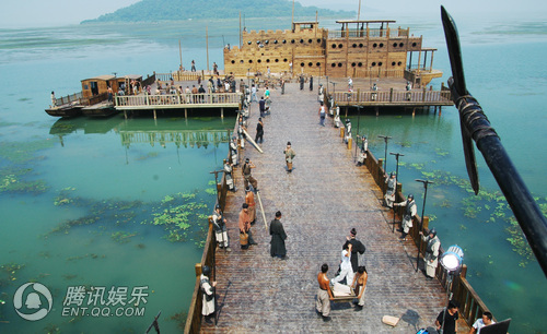 ������ɽ������ʥ��